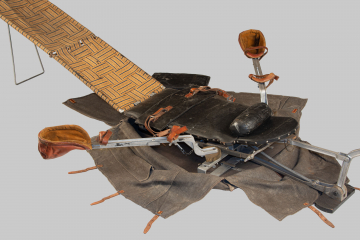  Liege mit beweglichen Armen, eingesetzt für die Wiederbelebung von Menschen