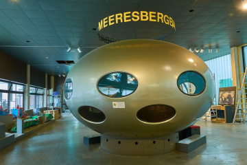 Raum im Deutschen Bergbau-Museum Bochum mit dem Modell Tiefseekugel
